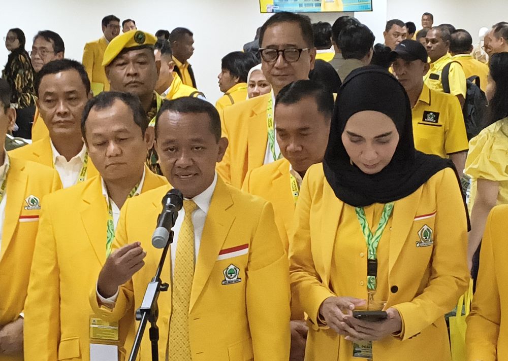 Ketum Golkar Bahlil Lahadalia saat memberikan keterangan pers setelah Rapimnas Golkar. (BeritaNasional/Ahda)