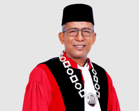 Sosok Saldi Isra, Wakil Ketua MK yang sentil Kepala BNPB Suharyanto dalam sidang. (BeritaNasional/MK RI)