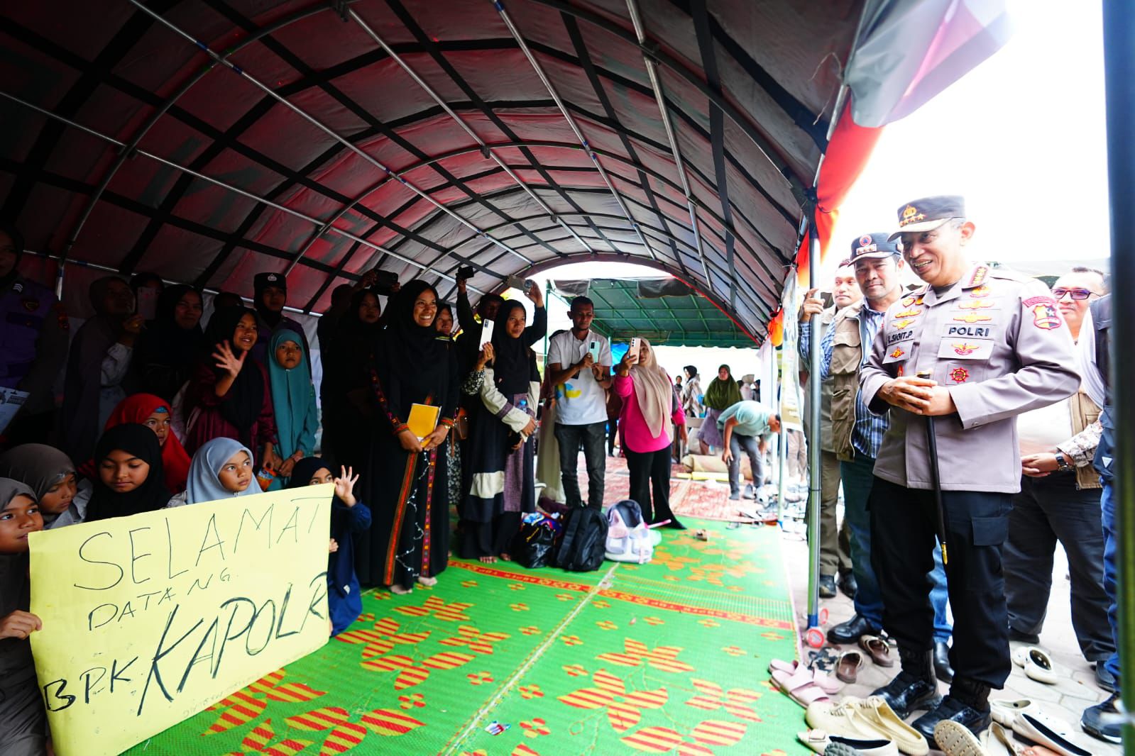 Tinjau pengungsian di Takengon Aceh, Kapolri terima aspirasi soal rumah warga yang rusak parah. (BeritaNasional/Humas Polri)