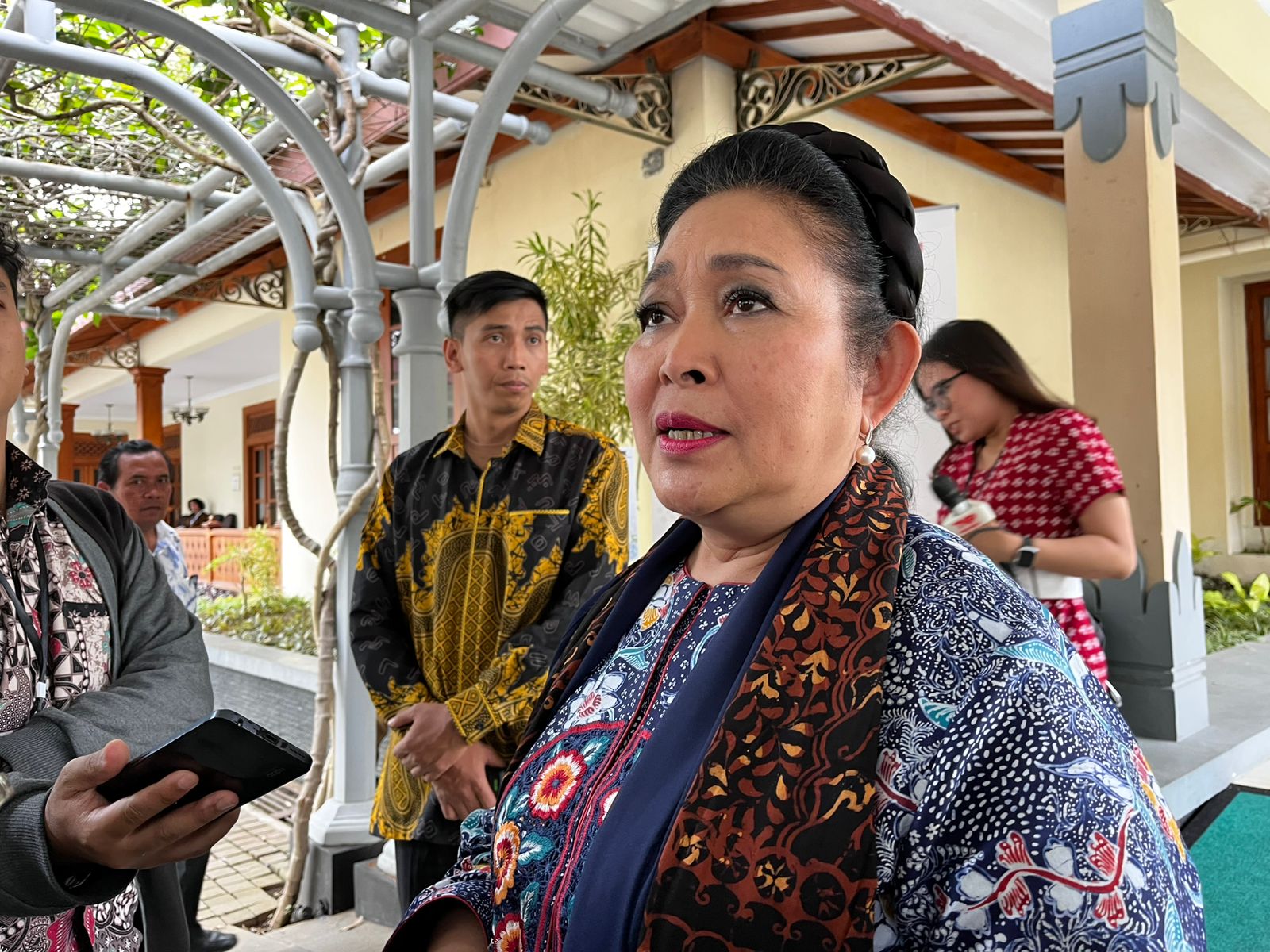 Ketua Komisi IV DPR RI Siti Hediati Hariyadi (Titiek Soeharto) saat diwawancarai. (BeritaNasional/Panji Septo)