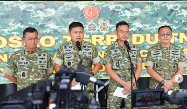 TNI kerahkan 33.837 personel hingga 76 alutsista dalam bencana Sumatera. (BeritaNasional/Instagram Puspen TNI)