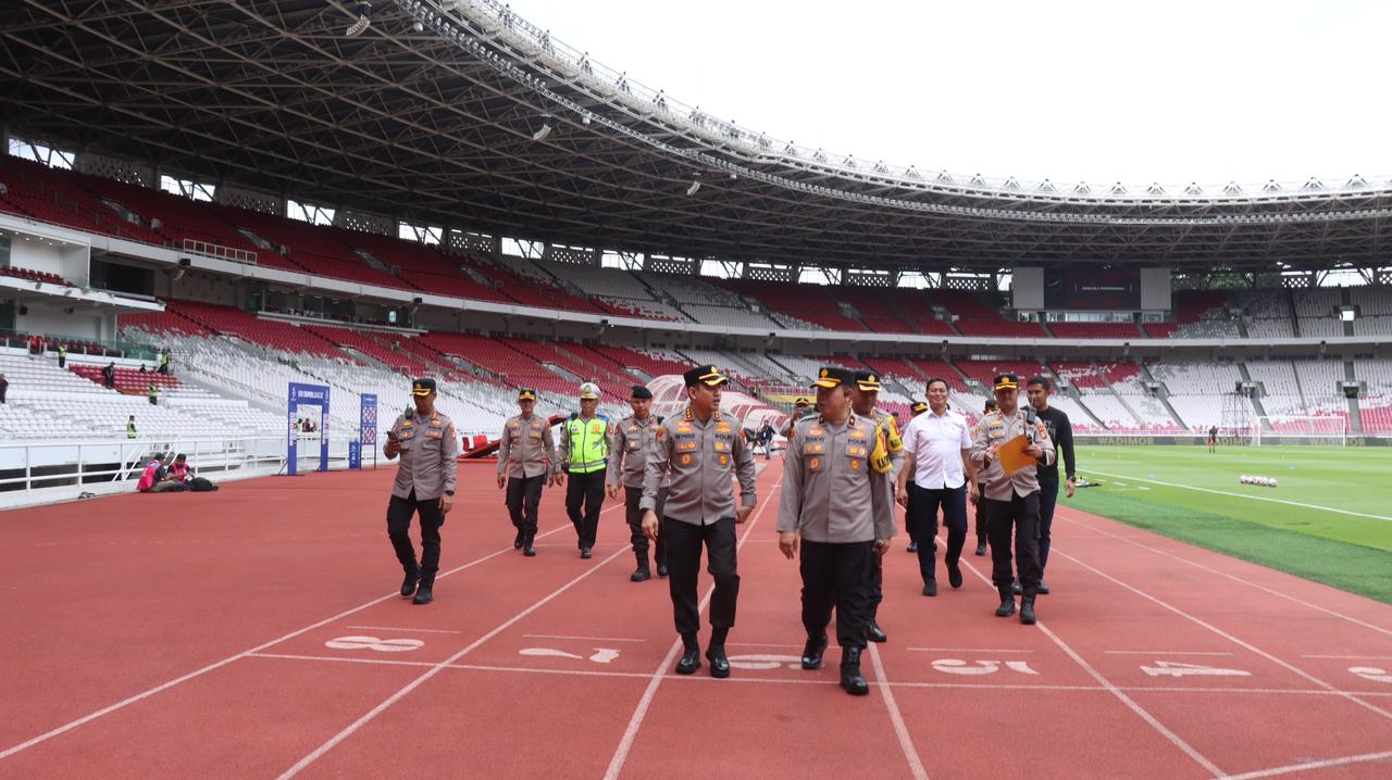 Personel gabungan dari TNI-Polri dan Pemprov Jakarta dikerahkan untuk mengamankan laga Persija vs Persijap di GBK. (Foto/Istimewa)
