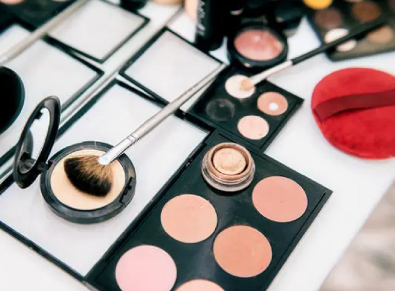 Alat make up harus dibersihkan (Foto/The New York Times)