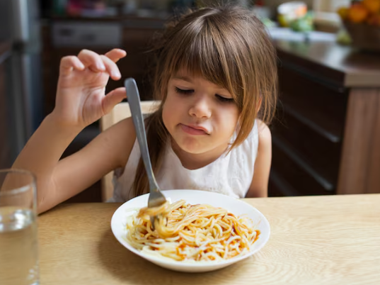 Ilustrasi anak picky eater (BeritaNasional/Freepik)