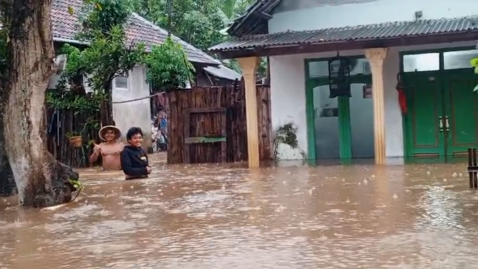 Banjir merendam 4 kecamatan di Pasuruan, Jatim, Selasa (20/1/2026). (BeritaNasional/BNPB)