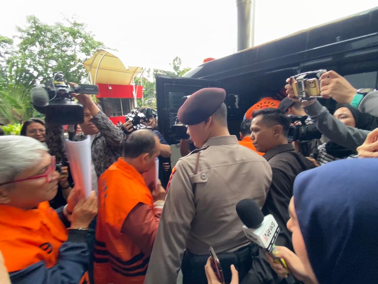Para tersangka kasus suap pajak di lingkungan KPP Jakut. (Foto/Dok Humas KPK)