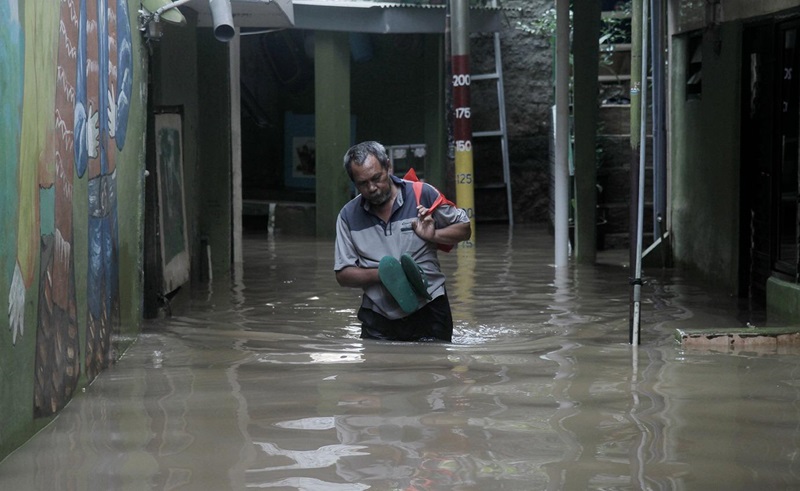 Ilustrasi banjir rob (Beritanasional/Oke Atmadja)