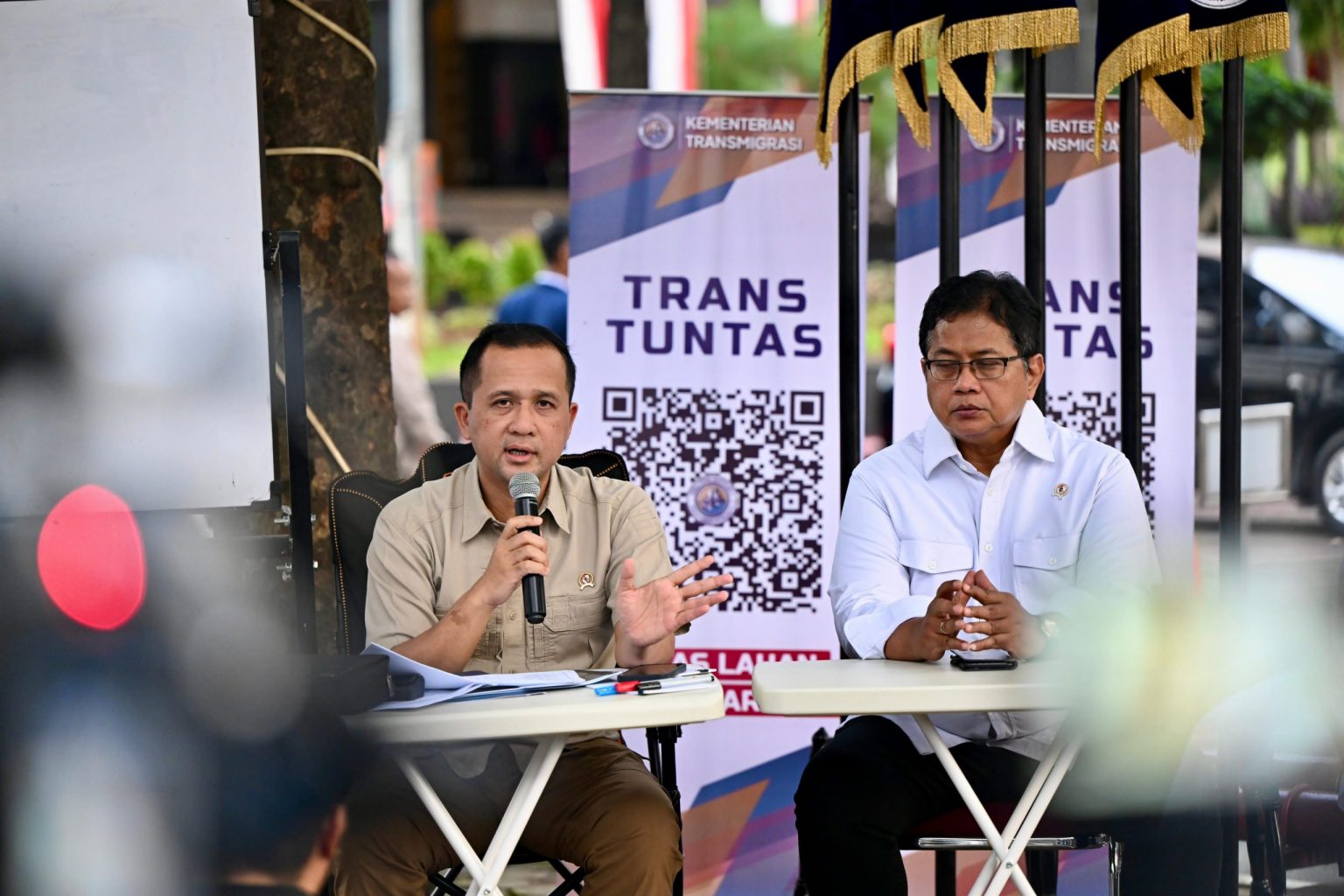 Mentrans M. Iftitah Sulaiman Suryanagara (kiri) dalam sebuah kegiatan. (Foto/Dok Kementrans)