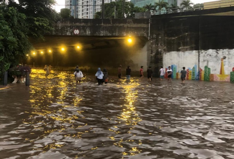 Hujan ekstrem landa Jakarta (Beritanasional/Bachtiar)