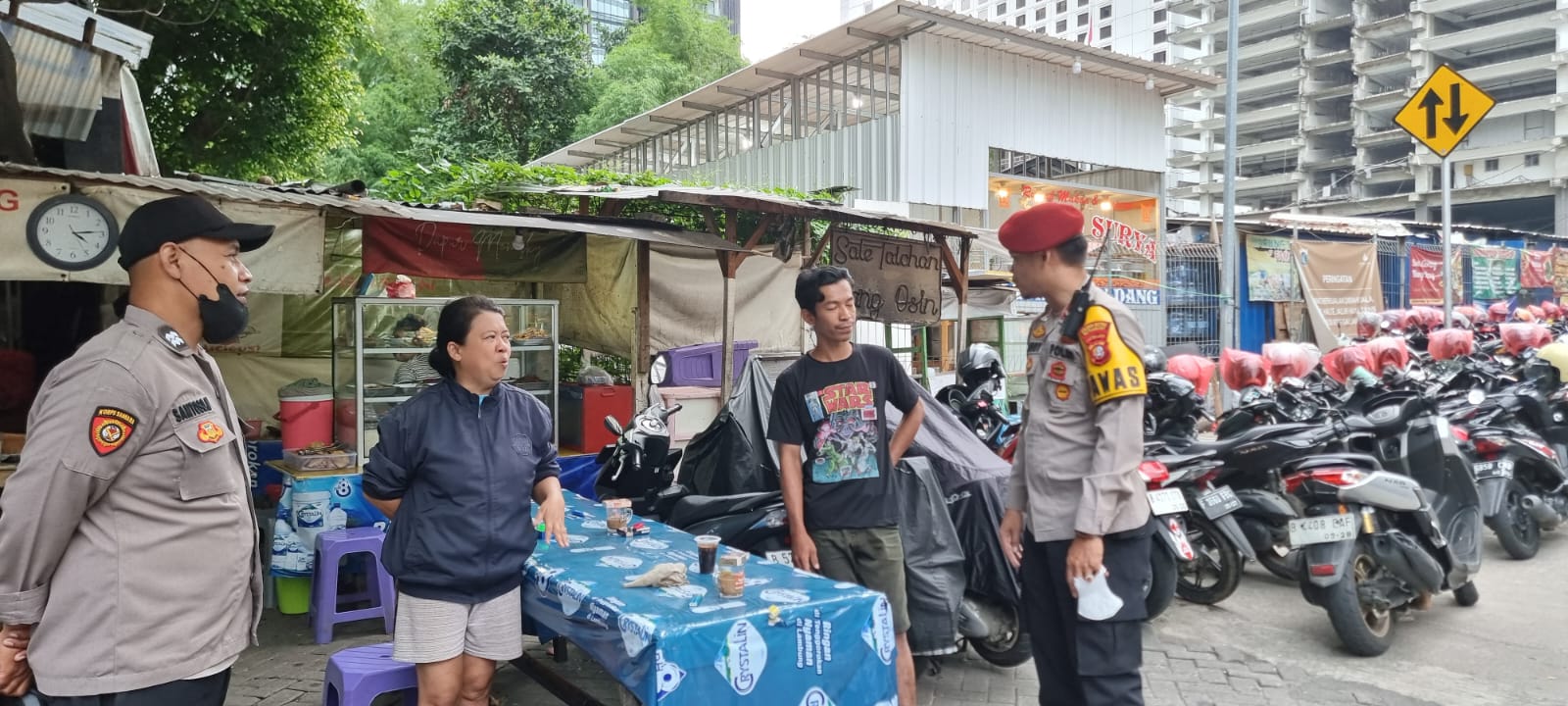 Diketok Parkir Liar Rp10 Ribu di Setiabudi, Warga Adukan ke Layanan 110. (Foto/istimewa)