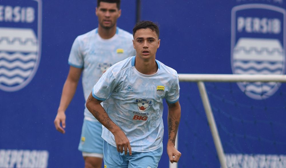 Persib Sabet Juara Paruh Musim, Eliano Reijnders Ingatkan Jangan Cepat Puas. (Foto/Dok Persib)