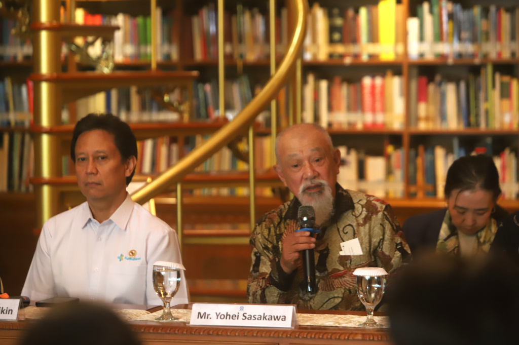 Duta Besar Kehormatan WHO untuk Pemberantasan Kusta, Yohei Sasakawa, bersama Menkes Budi Gunadi Sadikin (kiri). (Foto/Istimewa)