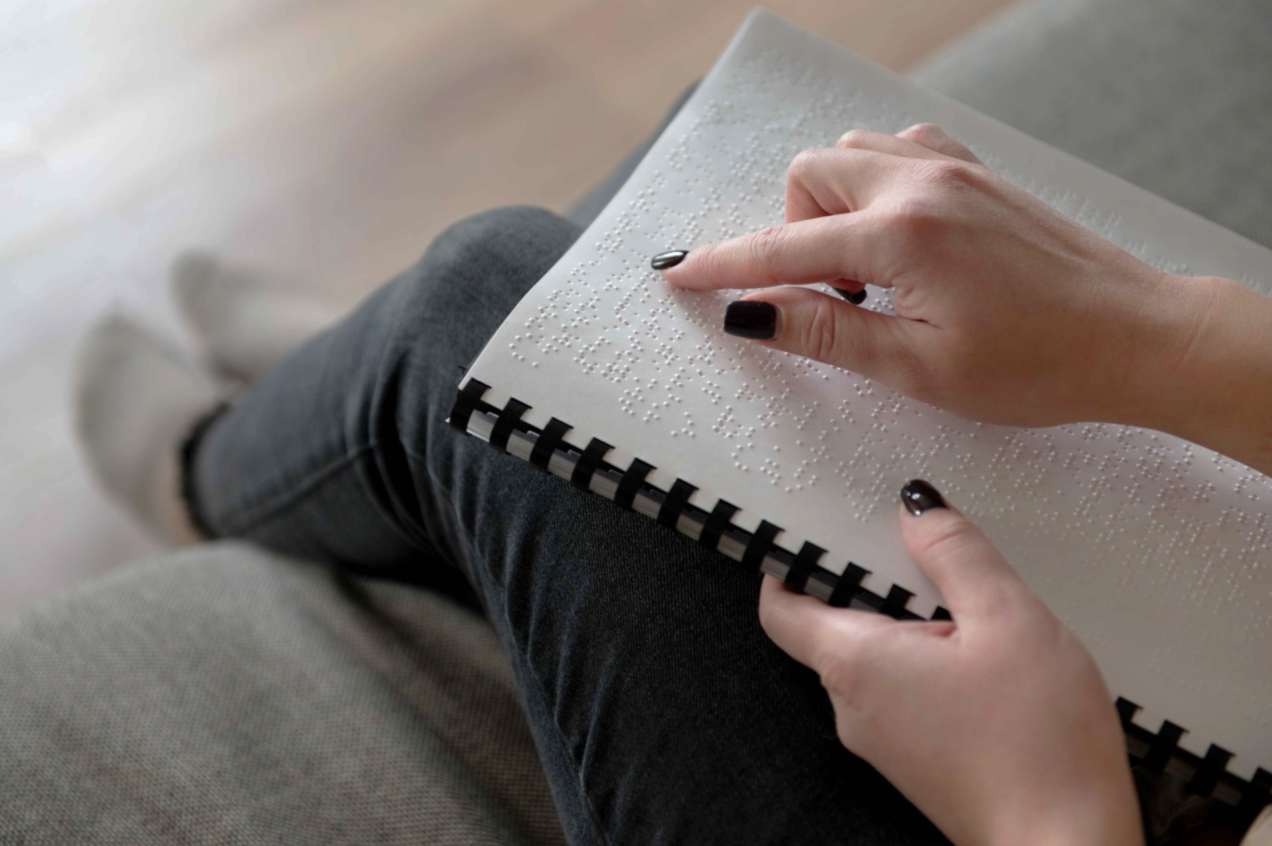 Hari Braille Sedunia dan lahirnya kesetaraan hak bagi penyandang tunanetra di dunia-huruf Braille. (Foto/Freepik)