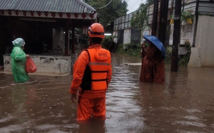 6 RT dan 4 Ruas Jalan Tergenang Banjir. (Foto/bpbd dki)