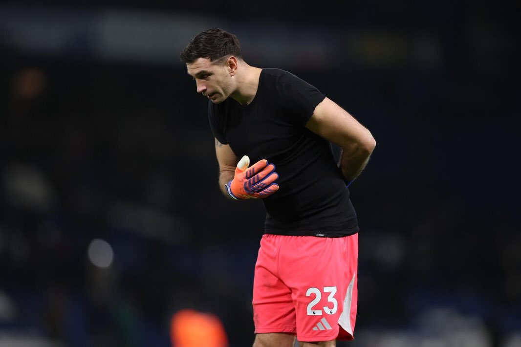 Kiper Aston Villa Emiliano Martinez. (Foto/Instagram)