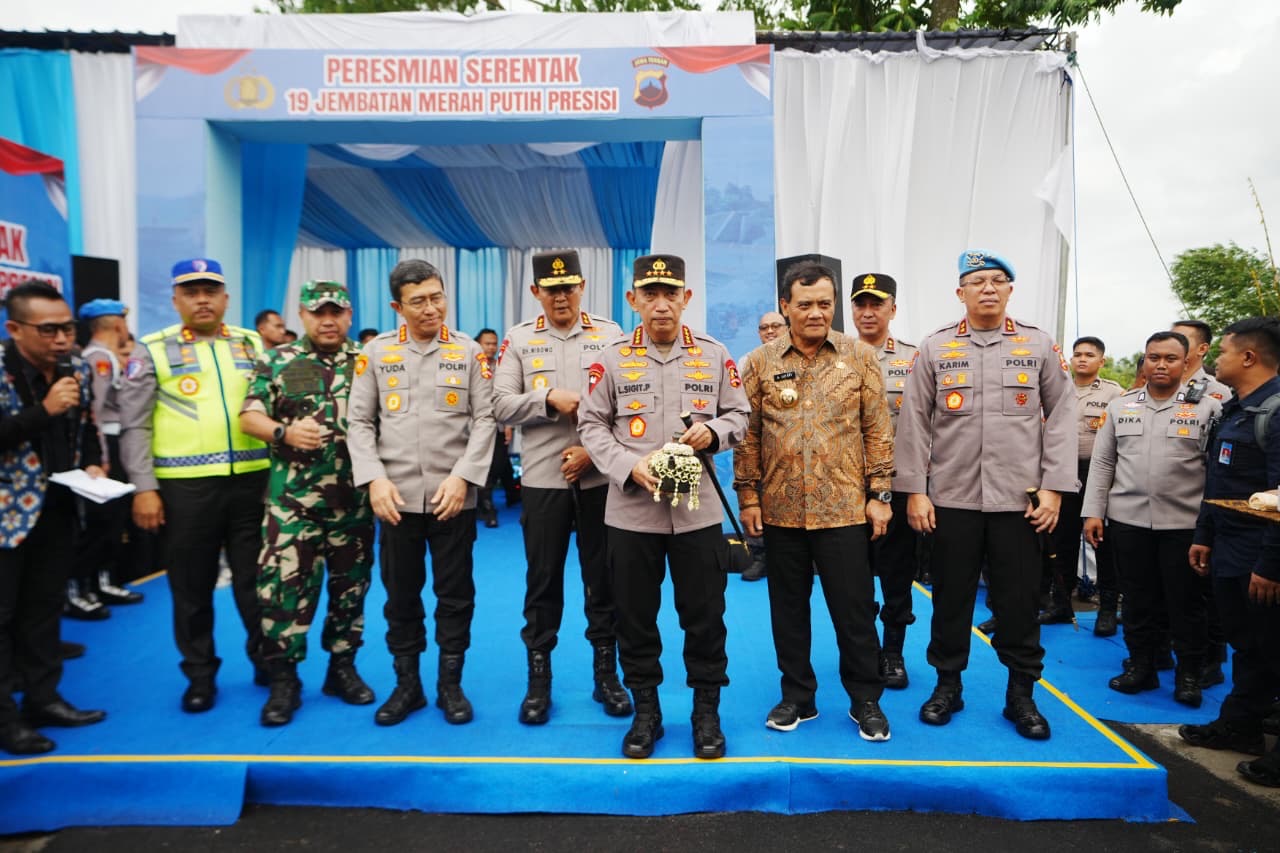 Jalankan Arahan Presiden Prabowo, Kapolri Resmikan 19 Jembatan di Jateng. (Foto/Dok Polri)