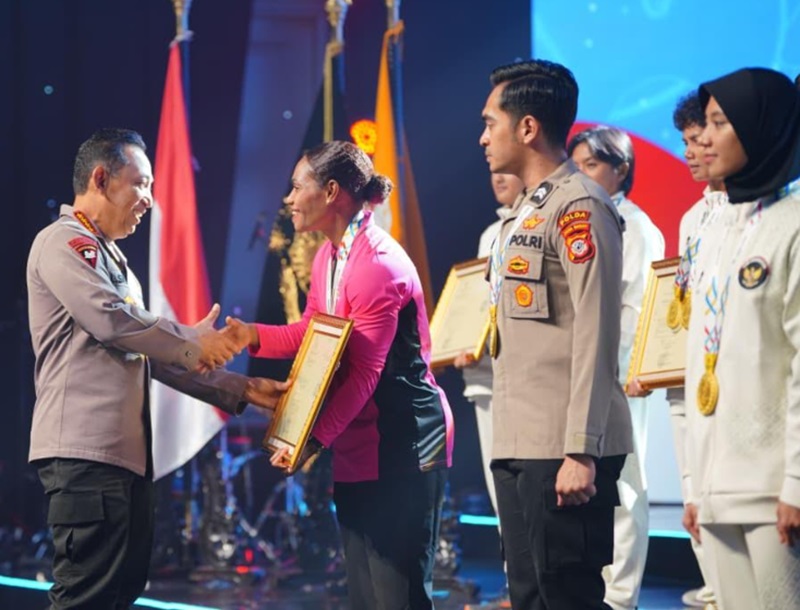 Kapolri Jenderal Listyo Sigit Prabowo berikan apresiasi ke atlet (Beritanasional/Bachtiar)