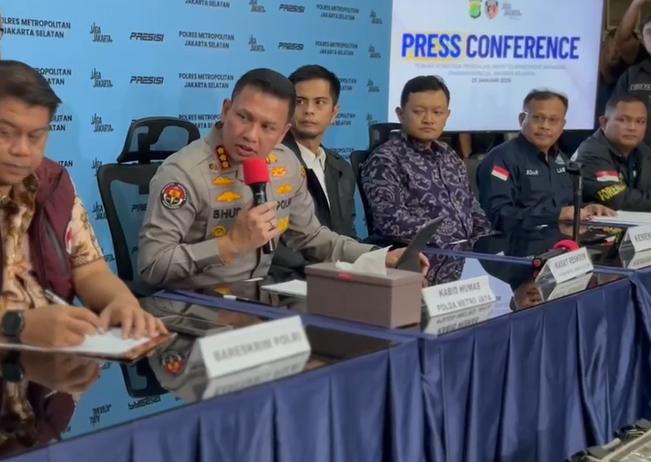 Kabid Humas Polda Metro Jaya Kombes Budi Hermanto saat konfrensi pers hasil penyelidikan kematian Lula Lahfah di Jakarta. (BeritaNasional/Bachtiarudin)