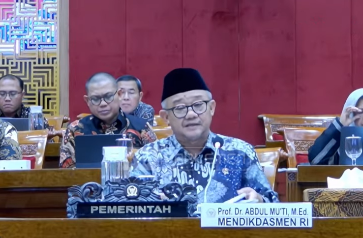 Mendikdasmen Abdul Mu'ti di Raker Komisi X DPR. (BeritaNasional/YouTube TVR Parlemen)