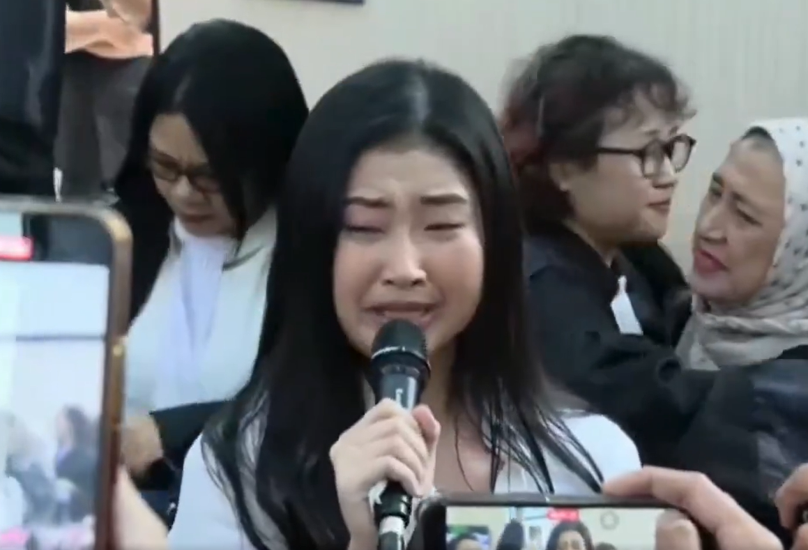 Laras Faizati usai vonis bebas bersyarat di Pengadilan Negeri Jakarta Selatan. (Foto/Istimewa)