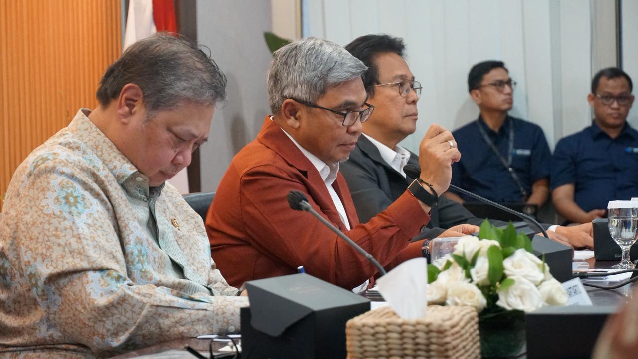 Ketua KPK Setyo Budiyanto (tengah) ingatkan Potensi Kerawanan dalam Skema Pembelian Energi Pertamina. (Foto/KPK)