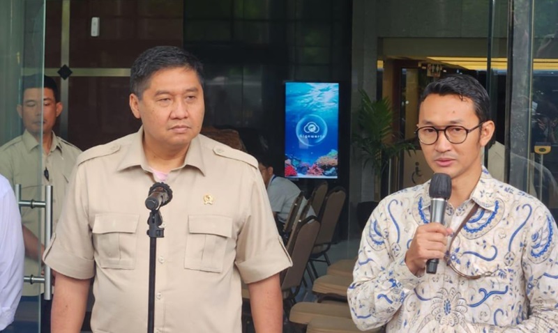 Juru Bicara KPK Budi Prasetyo (kanan) (Beritanasional/Panji)