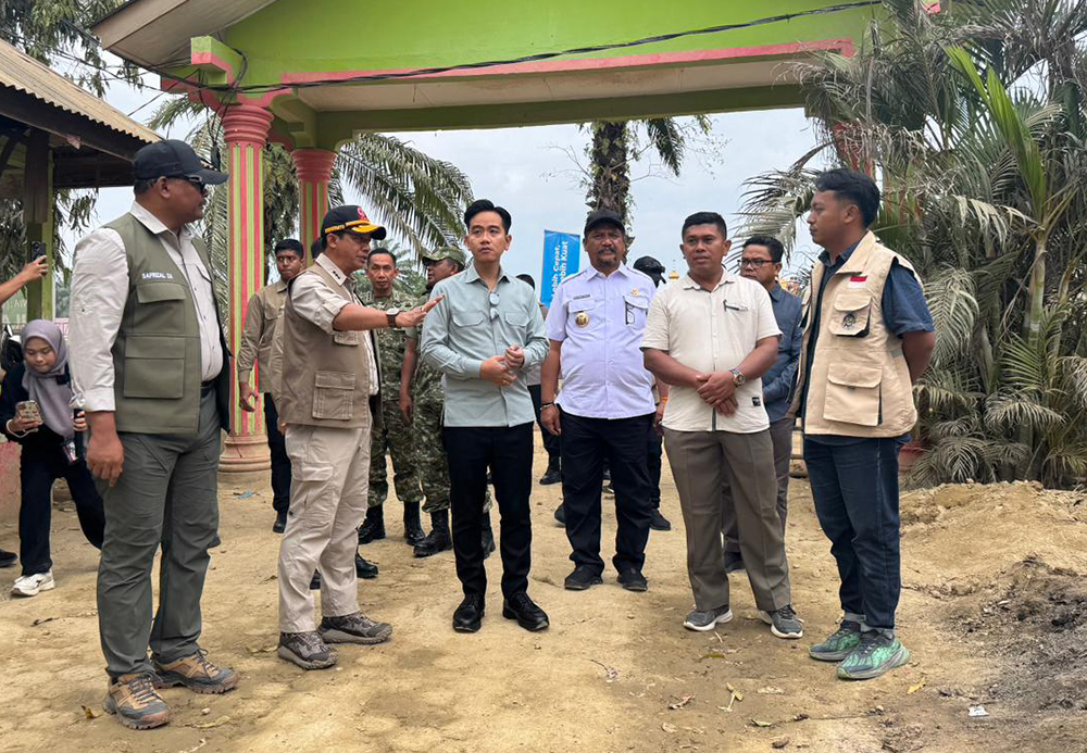 Wapres Gibran Rakabuming melakukan kunjungan kerja ke Kabupaten Aceh Tamiang, Provinsi Aceh. (BeritaNasional/Elvis/HO Setwapres)