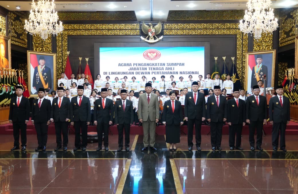 Kemhan melantik 12 tenaga ahli DPN. (Foto/Istimewa)