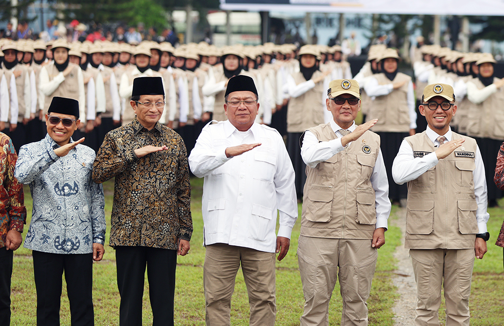 Upacara penutupan pembekalan peserta Diklat Panitia Penyelenggara Ibadah Haji (PPIH) Arab Saudi 2026. (BeritaNasional/Elvis Sendouw)