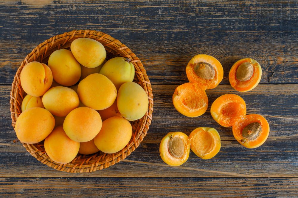 Ilustrasi buah aprikot. (Foto/Freepik)