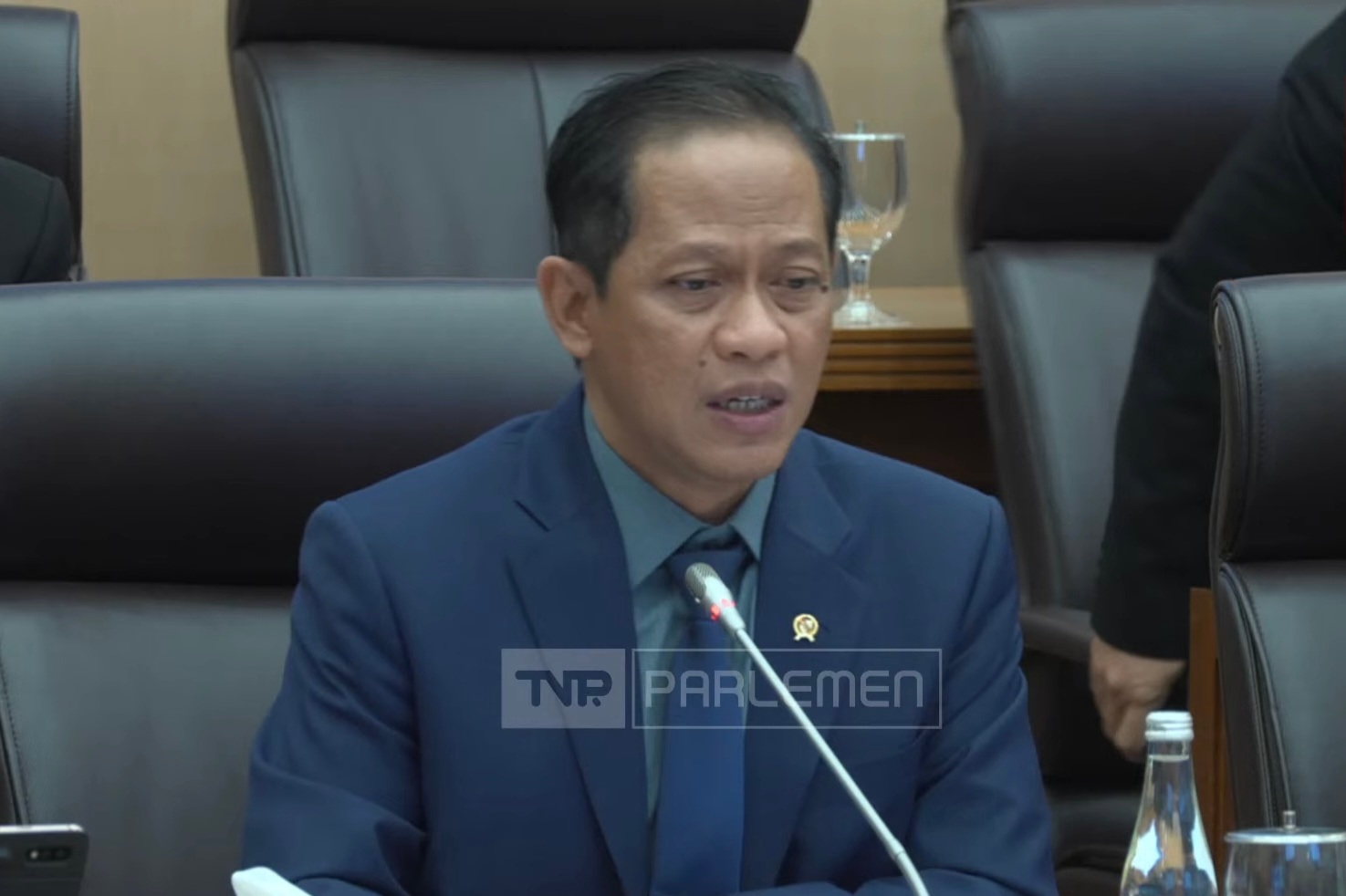 Menteri LH Hanif Faisol Nurofiq di Raker Komisi XII DPR. (BeritaNasional/YouTube TVR Parlemen)