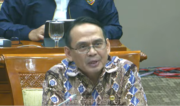 Kepala Eksekutif PVML OJK Agusman siap kawal fraud PT DSI. (BeritaNasional/YouTube DPR)