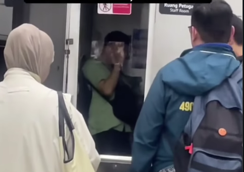 Tindak asusila di Bus TransJakarta. (Foto/ist)