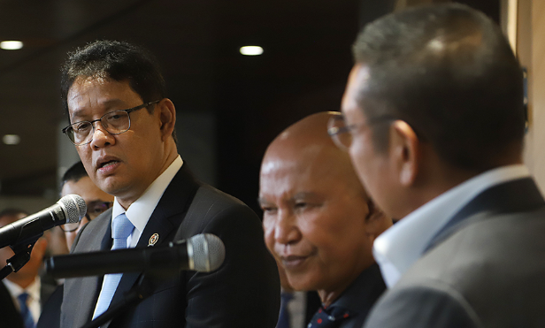 Menteri Keuangan Purbaya Yudhi Sadewa memberikan keterangan pers di gedung DPR RI Jakarta. (BeritaNasional/Elvis)