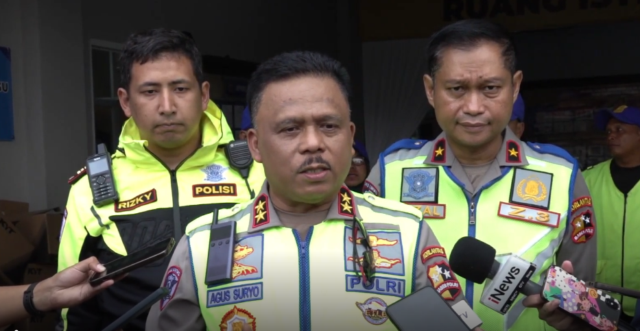 Kakorlantas Polri Irjen Pol Agus Suryonugroho (tengah) saat memberikan keterangan. (Foto/Istimewa)