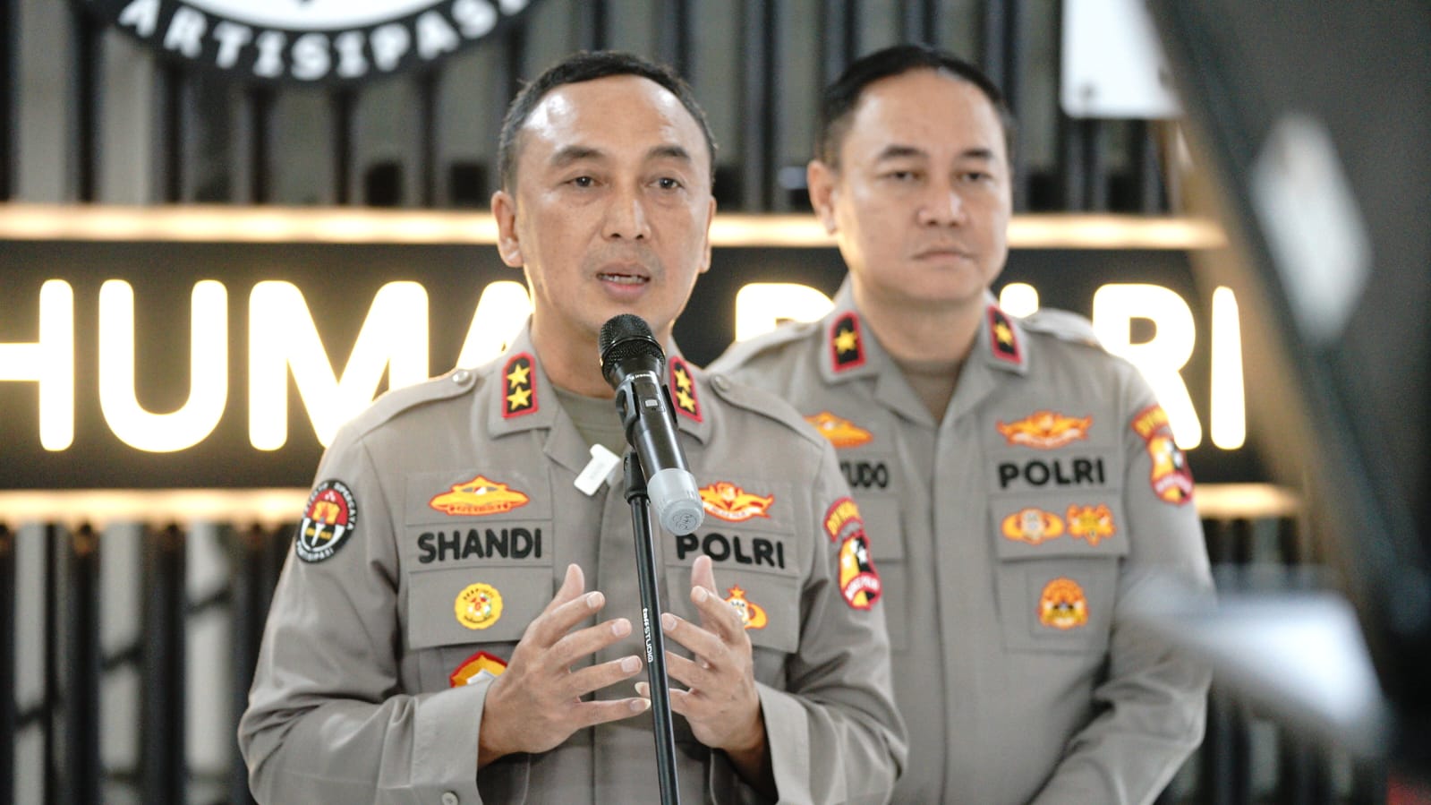 Kadiv Humas Polri Irjen Pol Sandi Nugroho memberikan keterangan kepada wartawan. (BeritaNasional/dok Polri)