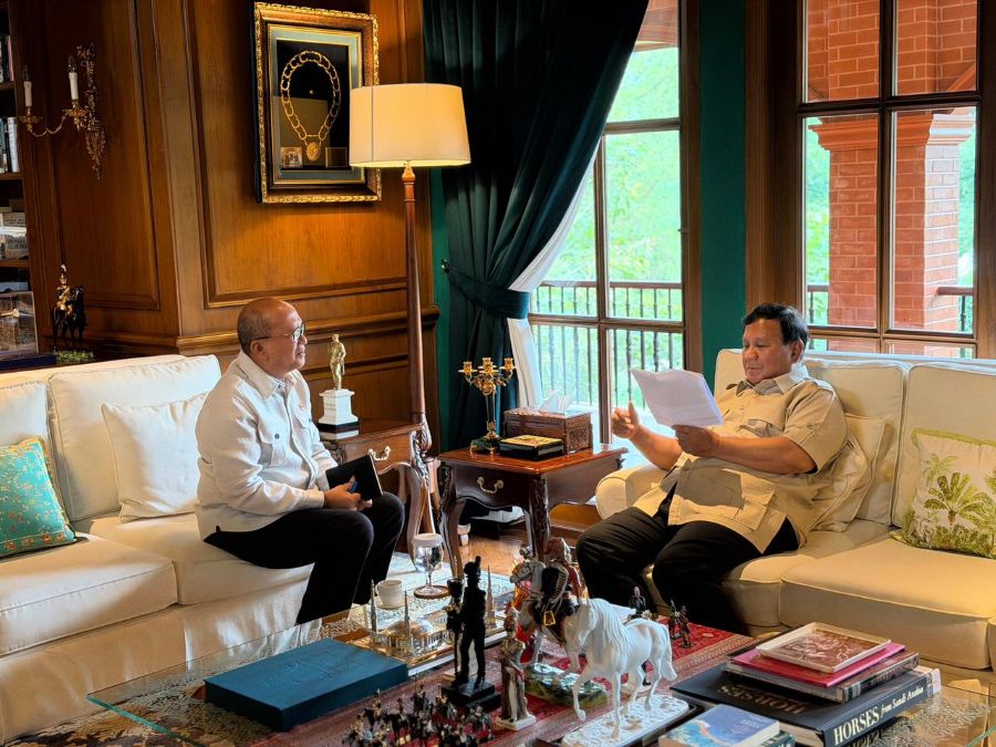 Momen Presiden Prabowo Subianto menerima Kepala BPI Danantara, Rosan Roeslani. (foto/setpres)