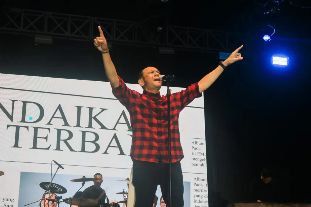 Vokalis Element Lucky Widja. (Foto/Instagram)