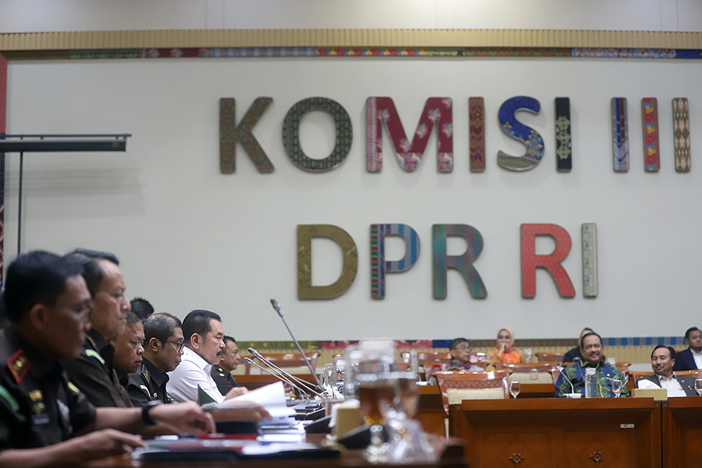 Jaksa Agung ST Burhanuddin mengikuti rapat kerja dengan Komisi III DPR. (BeritaNasional/Elvis Sendouw)