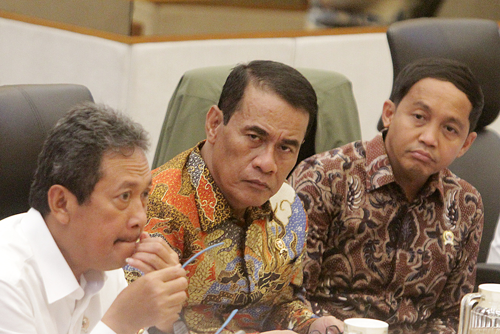 Tiga menteri mengikuti rapat kerja bersama komisi IV DPR. (BeritaNasional/Elvis Sendouw)