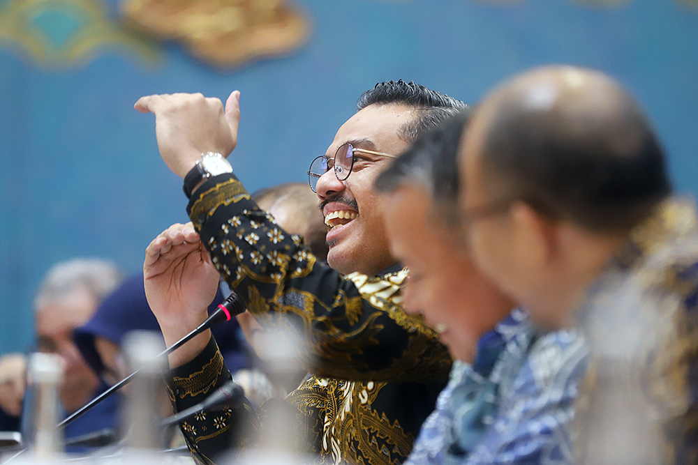 Menteri UMKM Maman Abdurrahman menyampaikan paparan pada rapat kerja dengan Komisi VII DPR. (BeritaNasional/Elvis Sendouw)