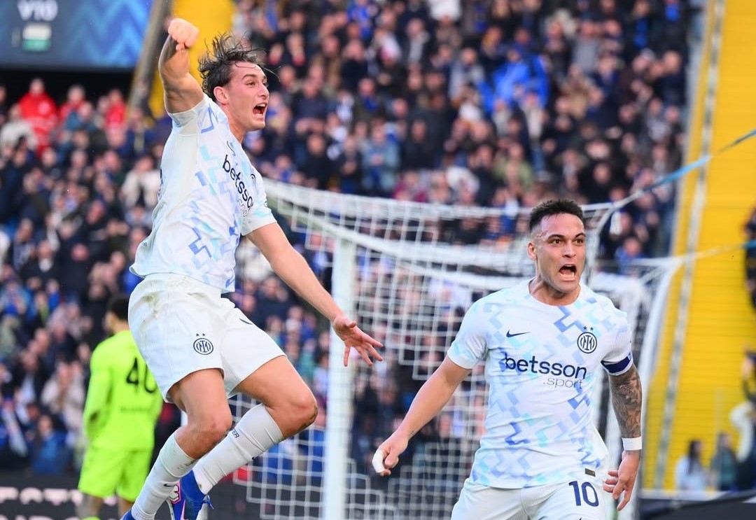 Penggawa Inter Milan Lautaro Martinez (kanan) berselebrasi. (Foto/Instagram Inter)