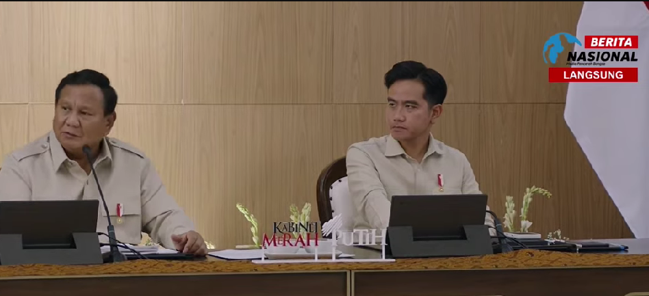 Presiden Prabowo bersama Wakil Presiden Gibran di acara Taklimat Awal Tahun di Hambalang, Jawa Barat, Selasa (6/1/2026). (Foto/tangkapan layar)