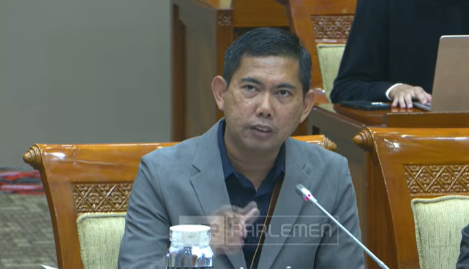Kepala Badan Keahlian DPR Bayu Dwi Anggono dalam pemaparan draf RUU Perampasan Aset di Komisi III DPR, Kamis (15/1/2026). (BeritaNasional/YouTube Komisi III DPR)
