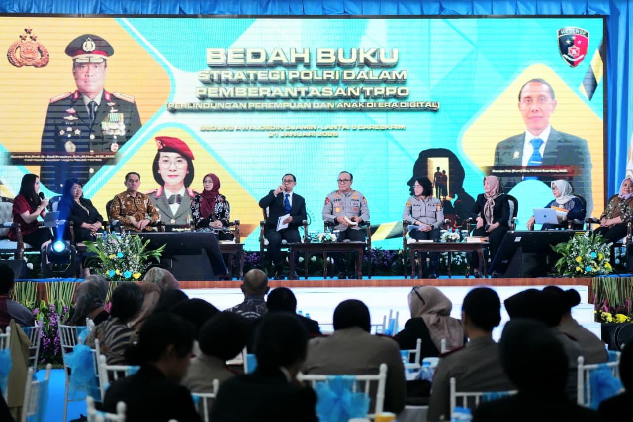 Wakapolri Komjen Pol. Dedi Prasetyo dalam acara Bedah Buku Strategi Polri Dalam Pemberantasan TPPO di Mabes Polri. (BeritaNasional/Bachtiar)