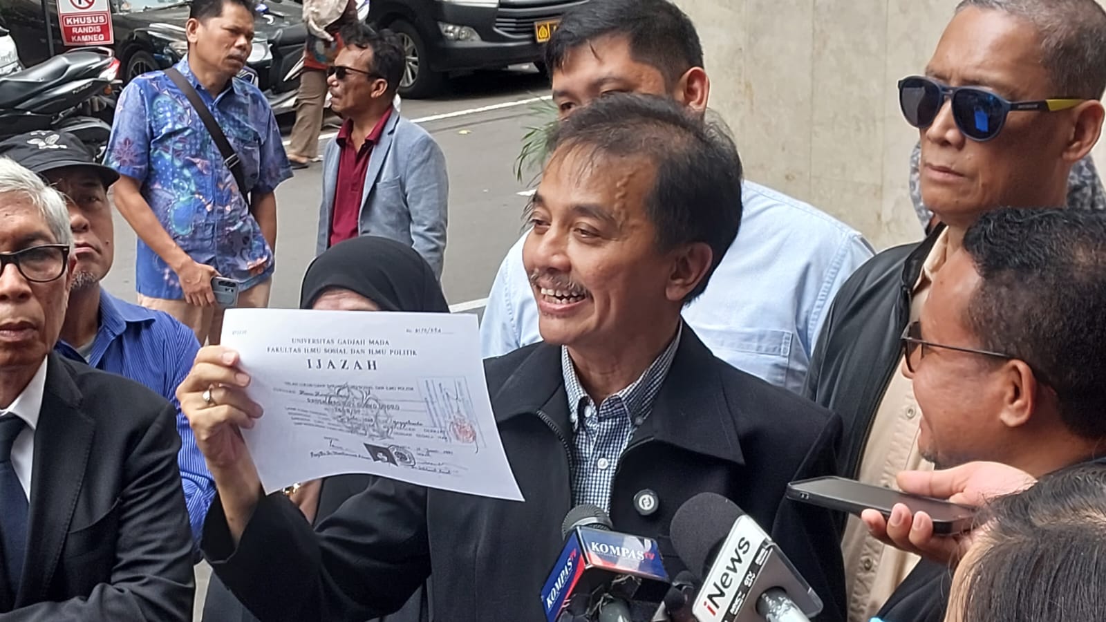 Berkas Roy Suryo Cs dikembalikan ke jaksa (BeritaNasional/Bachtiarudin)