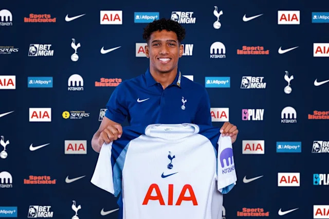 Souza jadi tambahan baru Tottenham. (Foto/doc. Spurs)