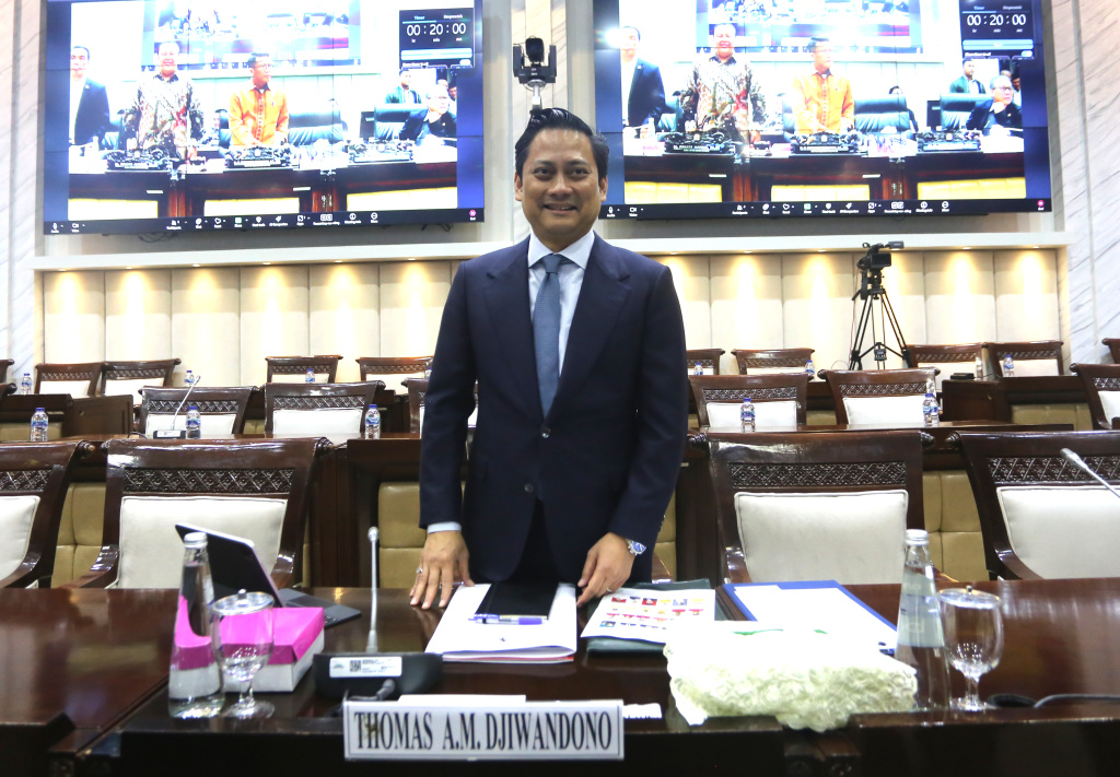 Calon Deputi Gubernur BI Thomas Djiwandono bersiap mengikuti uji kelayakan dan kepatutan di Komisi XI DPR, Senin (26/1/2026). (Beritanasional.com/Oke Atmaja)