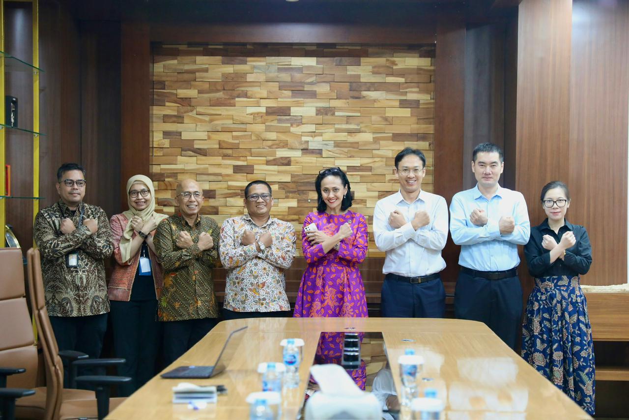 Wakil Menteri Pelindungan Pekerja Migran Indonesia (Wamen P2MI), Christina Aryani menerima Penasihat Ekonomi dan Perdagangan dari Kedutaan Besar Tiongkok untuk Indonesia. (BeritaNasional/Elvis/HO P2MI)