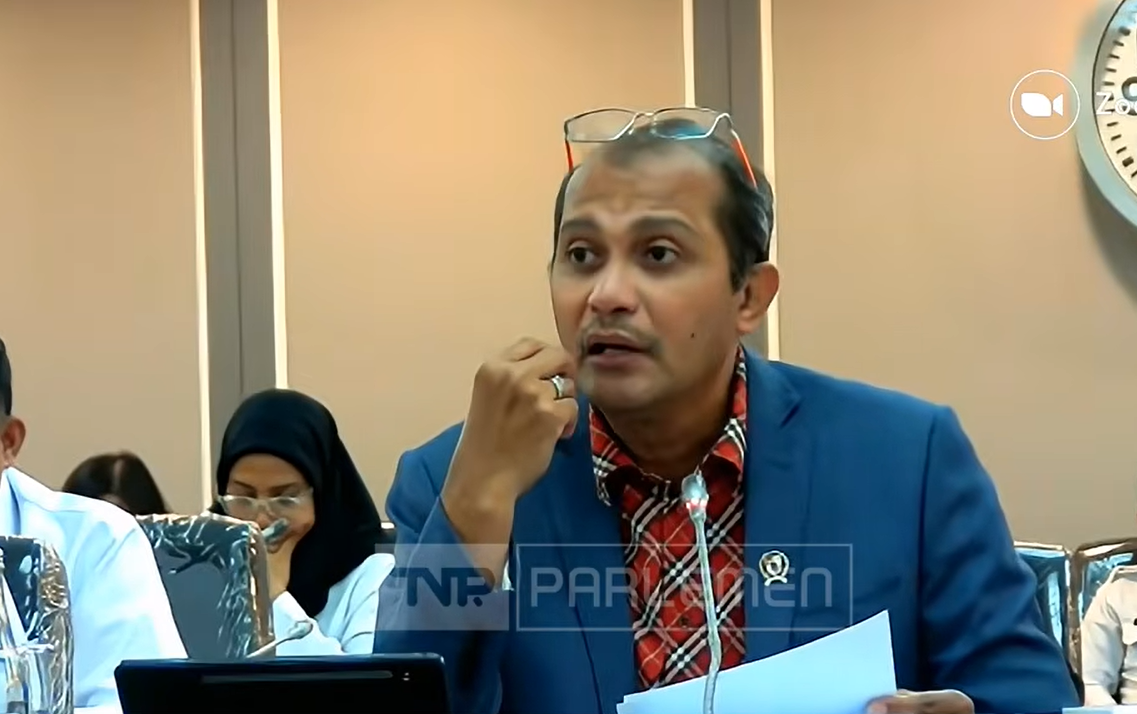 Wamenkum Eddie Hiariej dalam Raker Komisi XIII DPR, Senin (19/1/2026). (BeritaNasional/YouTube TVR Parlemen)